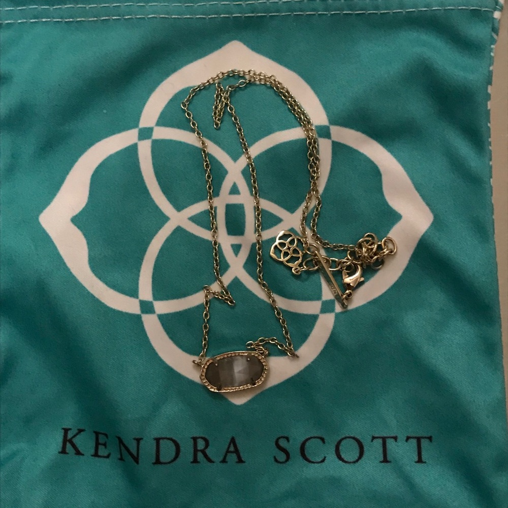 Kendra Scott necklace